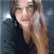 Profesora de educación básica imparte tutorías y reforzamientos